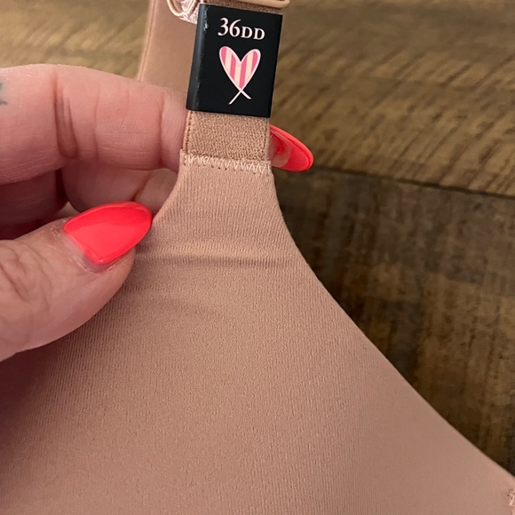 Victoria’s Secret lightly lined bra - Picture 3 of 5